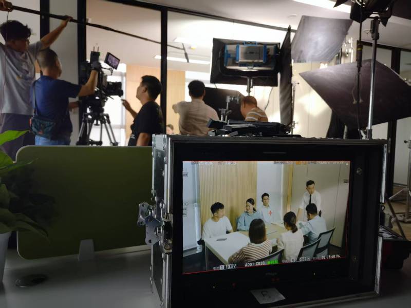 通州区TVC拍摄公司：科技产品视觉化大师，诠释未来感与功能美学